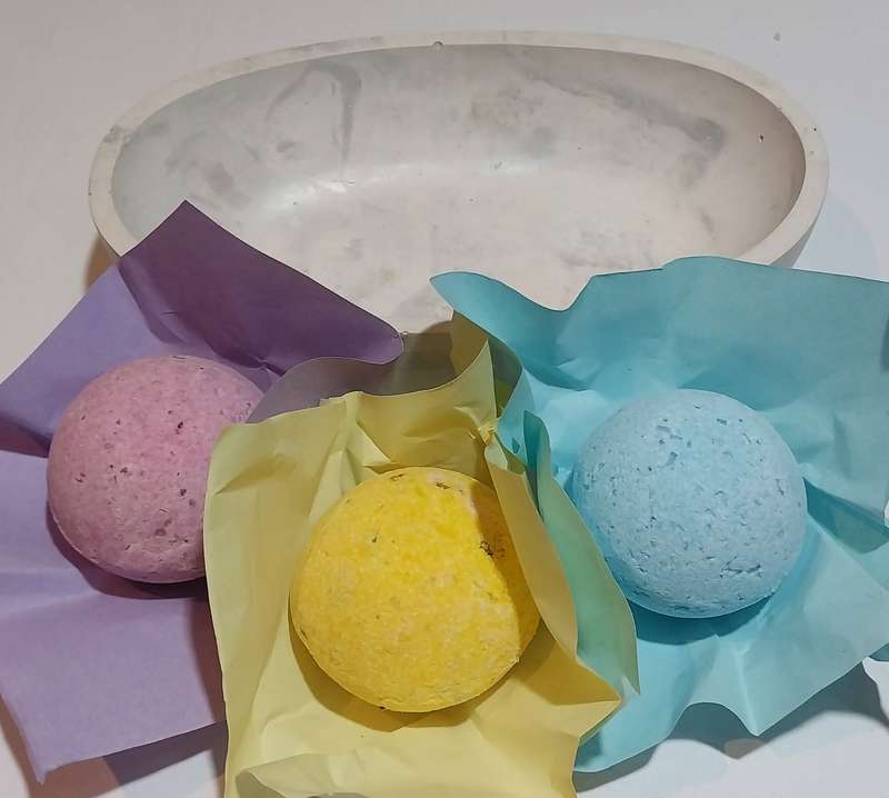 3 pack Bath Bombs In Ceramic Bowl