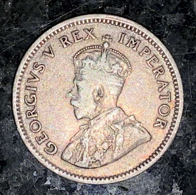 S A UNION SILVER 6D SIXPENCE -- 1930 --
