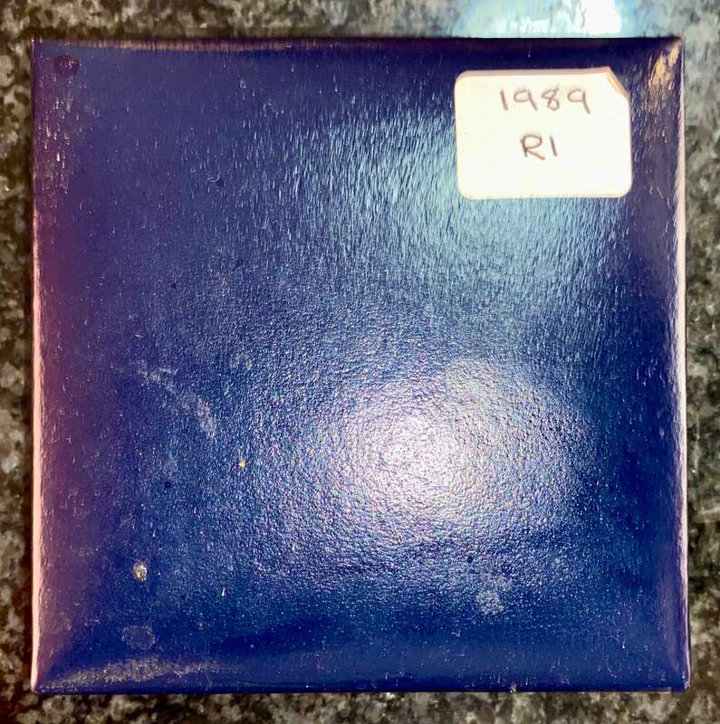 South Africa silver R1 -- 1989  -- coat of arms - in sa mint box