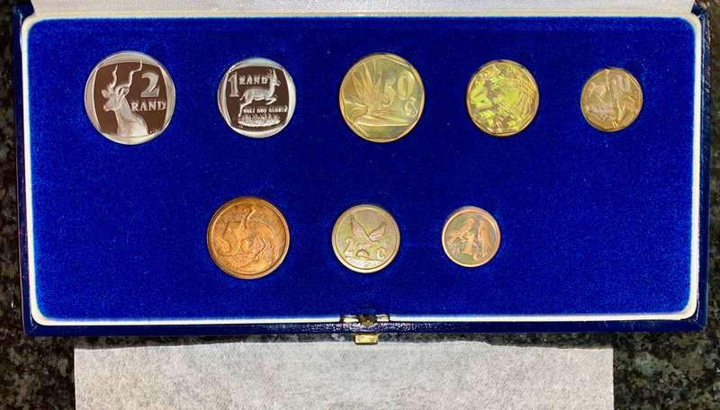 South Africa Proof set 1990 - R2 TO 1 cent blue SA mint box with cover