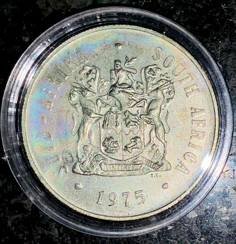 South Africa. silver R1 -- 1975 unc in capsule