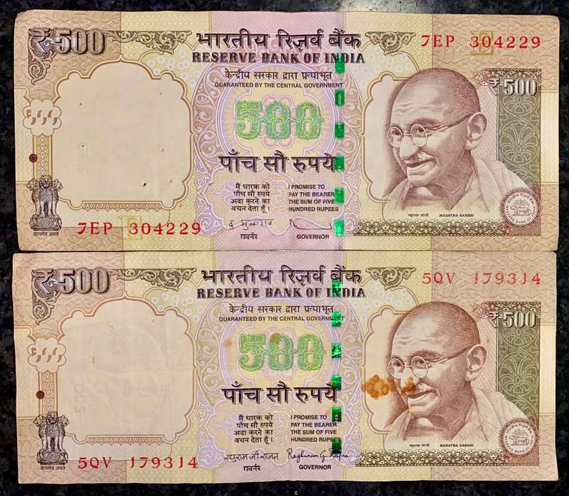 INDIA SET 500 RUPEE TWO DIFFERENT SIGNATURES MAHATMA GANDHI (1 BID TAKES ALL)