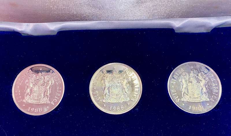 SOUTH AFRICA SILVER COMMEMORATIVE PROOF 1988 SET R1 -- DIAS - GROOT TREK - LES HUGUENOT IN BLUE BOX