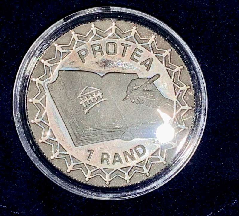 SOUTH AFRICA PROOF/UNC SILVER R1 -- 1996 COMES IN SA MINT POUCH & CAPSULE