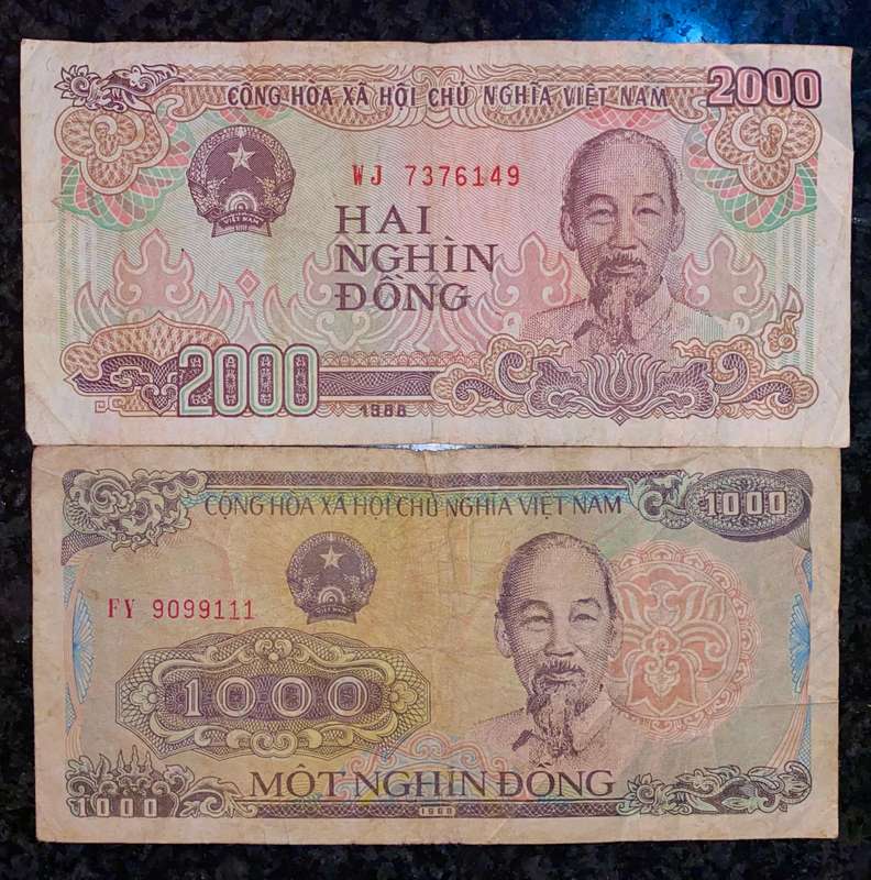 Vietnam. set 2000 dong & 1000 dong 1988(1 bid takes all)