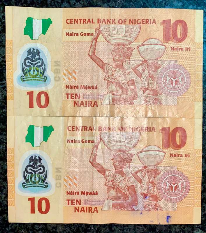 NIGERIA SET TWO DIFFERENT SIGNATURS 10 NAIRA 2009 POLYMER NOTES (1 BID TAKES ALL)
