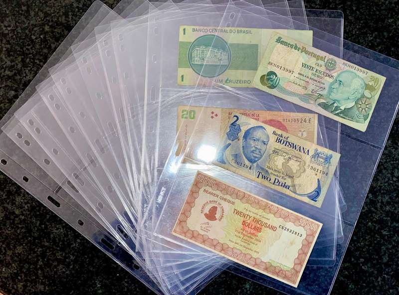 Banknote Stiff Plastic Sleeves - 3 Pocket sleeve (1 bid takes all 10 sleeves) banknotes incl
