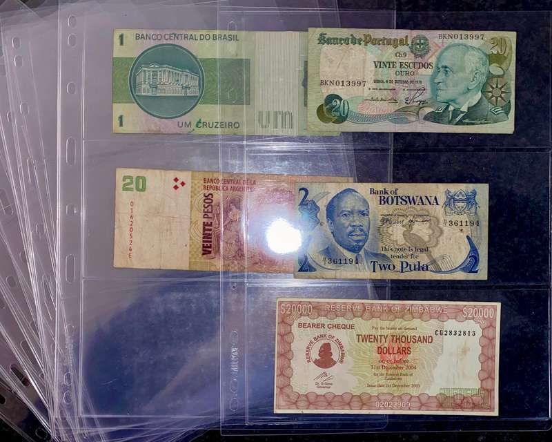 Banknote Stiff Plastic Sleeves - 3 Pocket sleeve (1 bid takes all 10 sleeves) banknotes incl