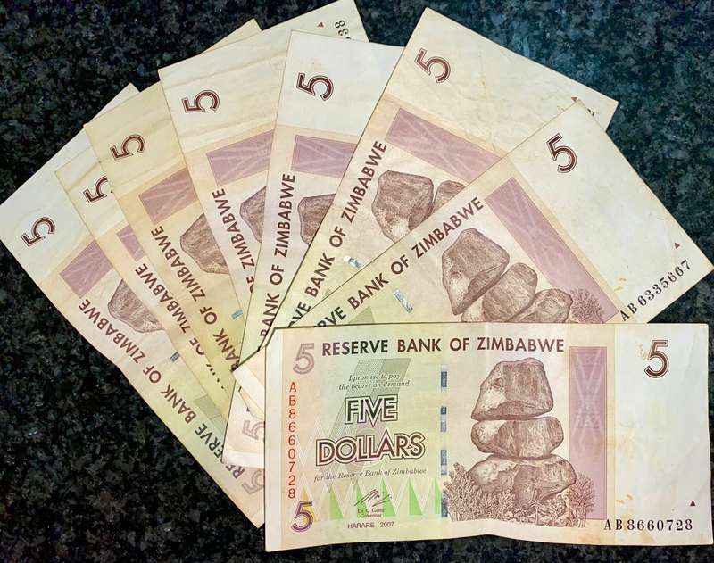 ZIMBABWE 5 DOLLARS 2007 (BID PER NOTE) 8 AVAILABLE