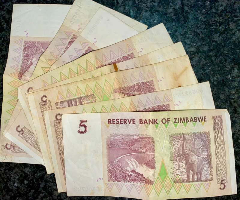ZIMBABWE 5 DOLLARS 2007 (BID PER NOTE) 8 AVAILABLE