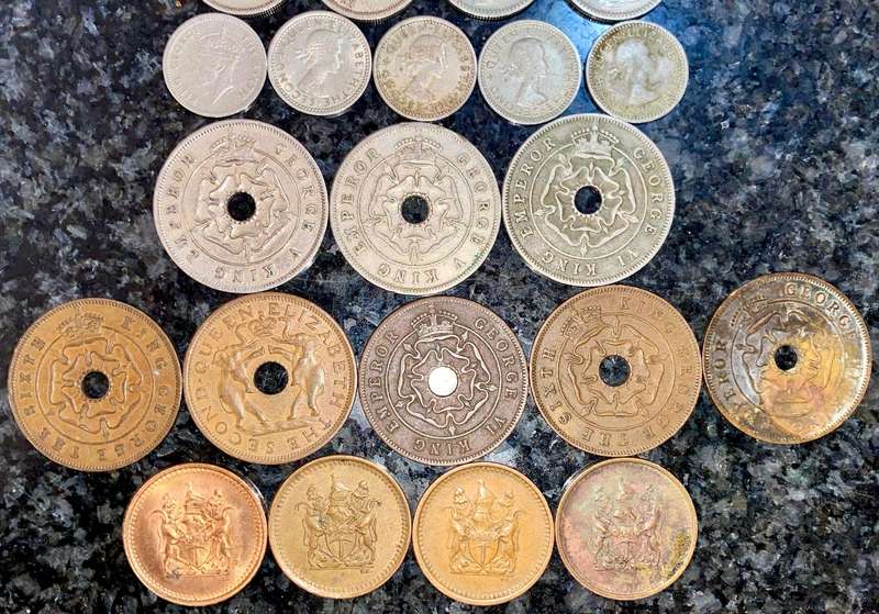 Rhodesia & Southern Rhodesia Lot (1 bid takes all)