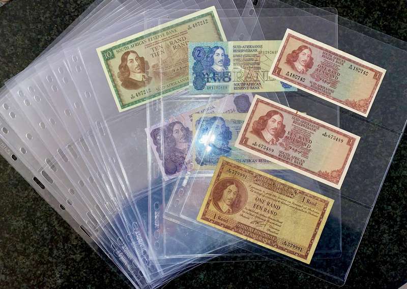 Banknote Stiff Plastic Sleeves - 3 Pocket sleeve (1 bid takes all 10 sleeves) banknotes incl