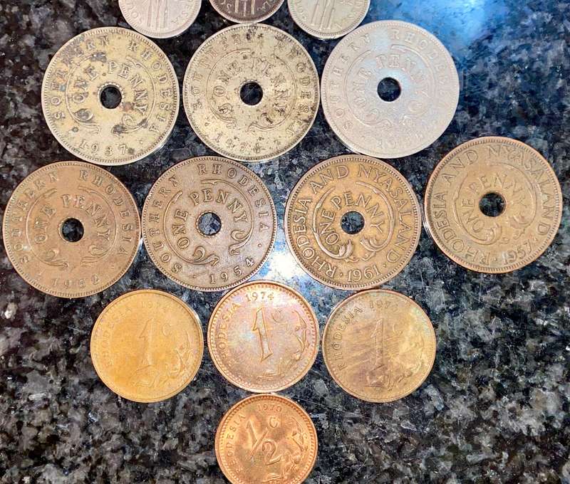 Rhodesia/Nyasaland & Southern Rhodesia lot (1 bid takes all)