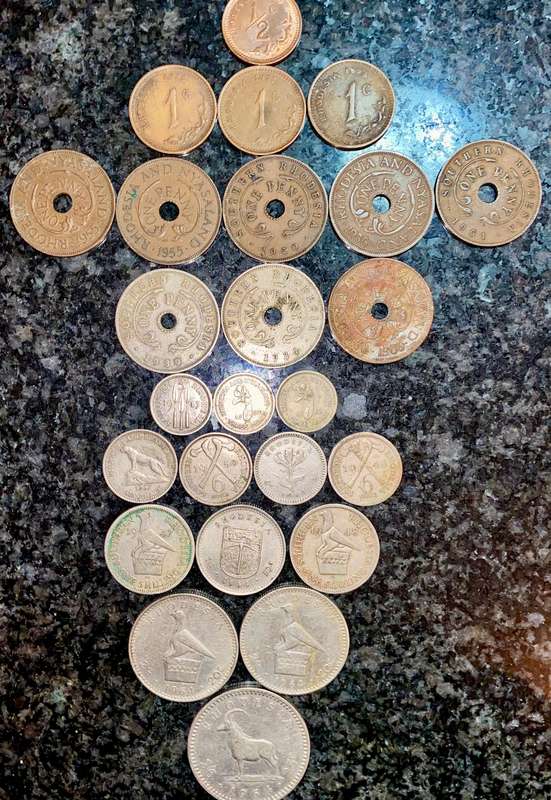 Rhodesia/Nyasaland & Southern Rhodesia lot (1 bid takes all)