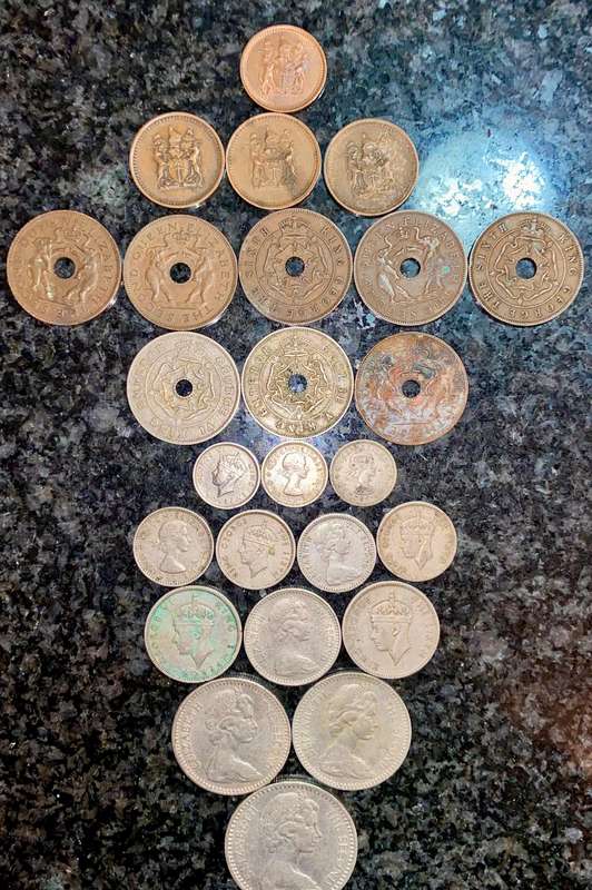 Rhodesia/Nyasaland & Southern Rhodesia lot (1 bid takes all)