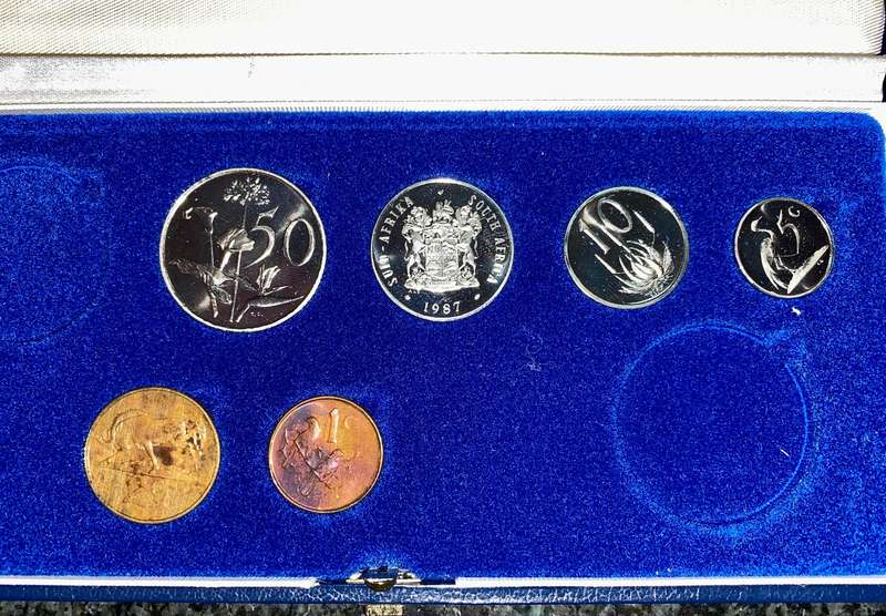 South Africa Partial Proof set 50 cent to 1 cent 1986 & 1987 blue SA mint box(1 bid takes all)