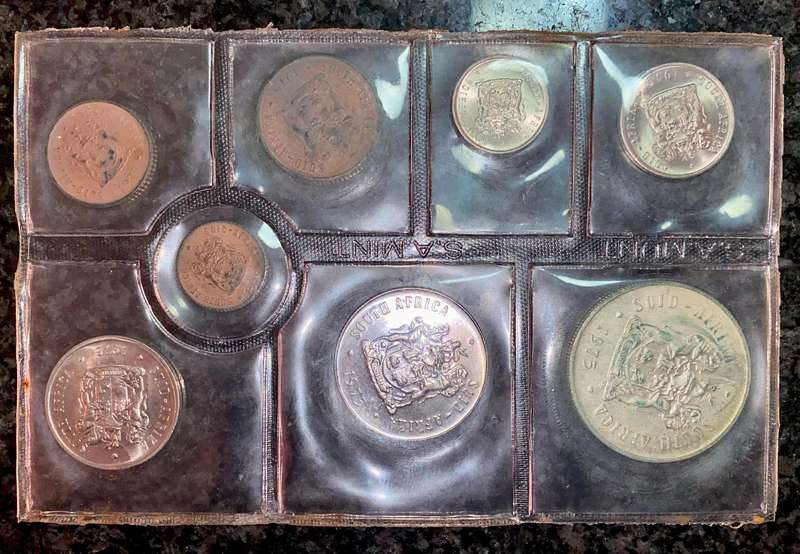 SA Mint Uncirculated 1975 - Silver R1 to 1/2 cent - sealed as from SA Mint