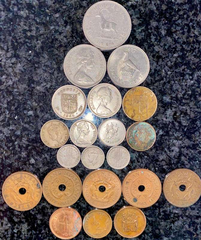 Rhodesia/Nyasaland & Southern Rhodesia lot (1 bid takes all)