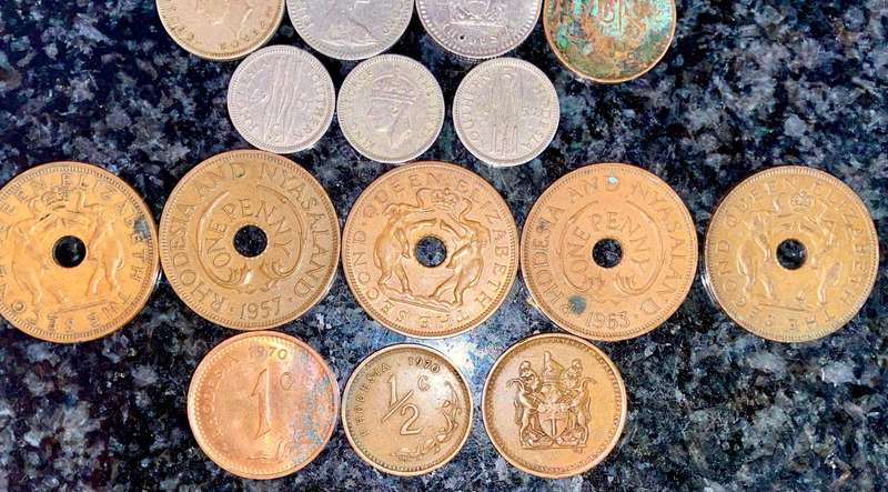 Rhodesia/Nyasaland & Southern Rhodesia lot (1 bid takes all)