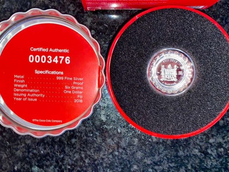 Coca-Cola Silver Bottle Cap 2018 Fiji Global edition 999 silver - Original packaging