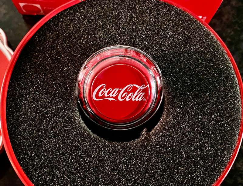 Coca-Cola Silver Bottle Cap 2018 Fiji Global edition 999 silver - Original packaging