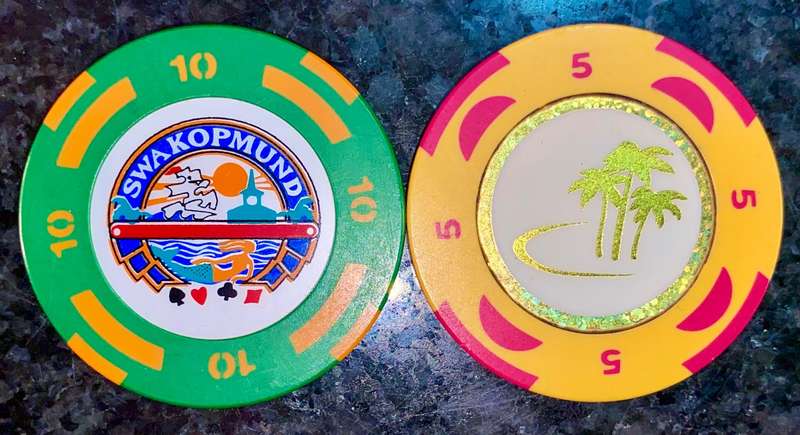Casinos chips R10 Swakopmund & R5 Graceland Secunda (1 bid takes all)