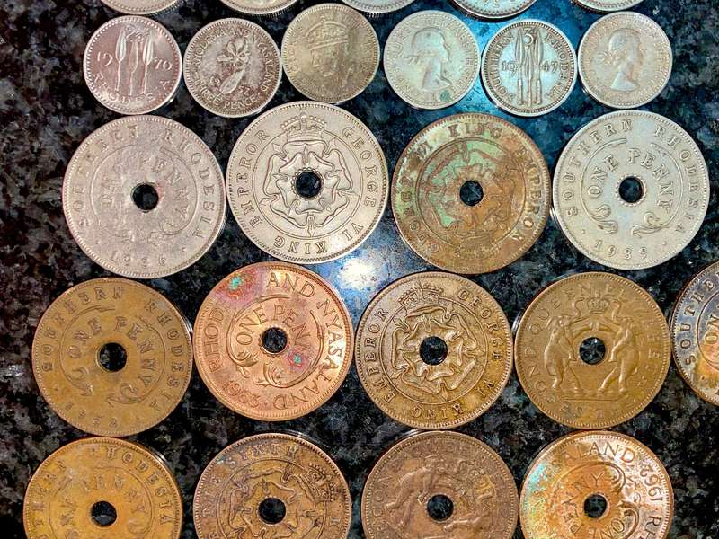Rhodesia/Nyasaland & Southern Rhodesia lot (1 bid takes all)