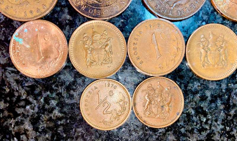 Rhodesia/Nyasaland & Southern Rhodesia lot (1 bid takes all)