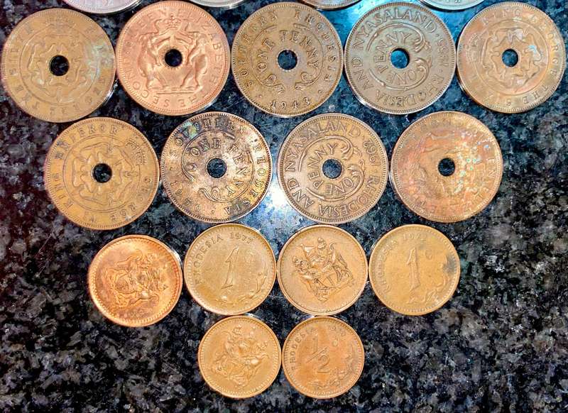 Rhodesia/Nyasaland & Southern Rhodesia lot (1 bid takes all)