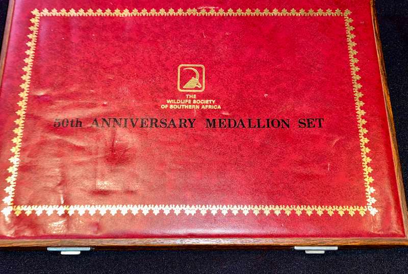 WILDLIFE SOCIETY OF SOUTHERN AFRICA 50TH ANNIVERSARY MEDALLION SET EMPTY BOX + BOOKLET