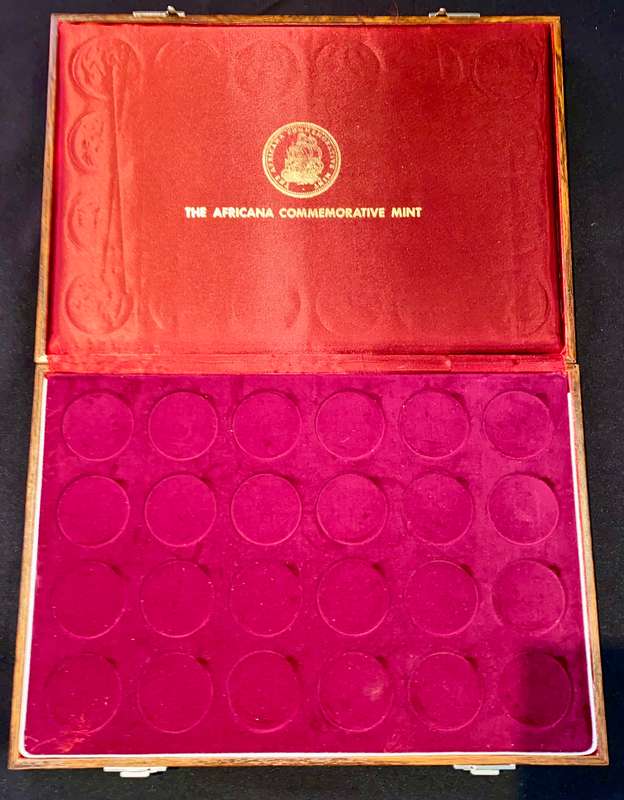 WILDLIFE SOCIETY OF SOUTHERN AFRICA 50TH ANNIVERSARY MEDALLION SET EMPTY BOX + BOOKLET