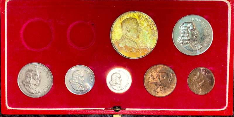SOUTH AFRICA PROOF SET SILVER R1 TO 1 CENT -- 1967 AFRIKAANS GOLD TONING -- IN RED SA MINT BOX