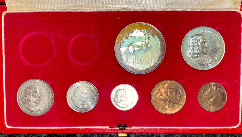 SOUTH AFRICA PROOF SET SILVER R1 TO 1 CENT -- 1967 AFRIKAANS GOLD TONING -- IN RED SA MINT BOX