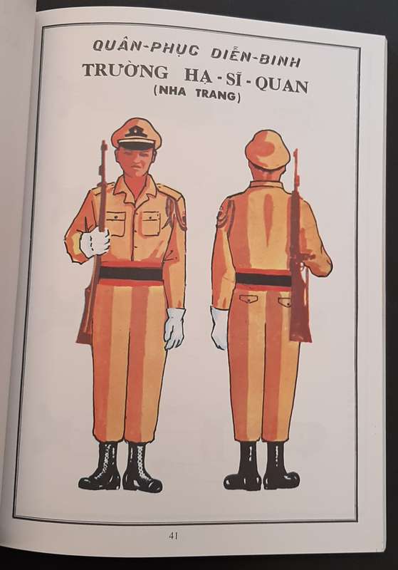 **RARE: 1971 Uniforms of South Vietnam (1994) Reprint- Fully Illustrated. **