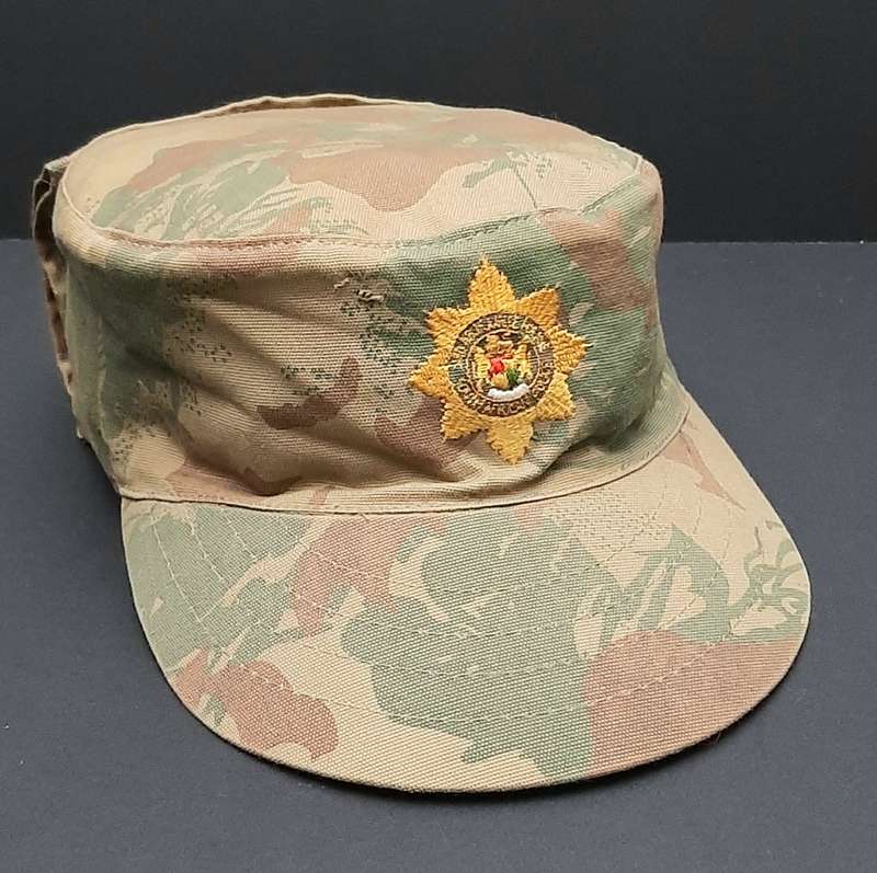 **Border War : 1980s Fielddress 2nd Patt. Camouflage Cap w/ Neckflap**