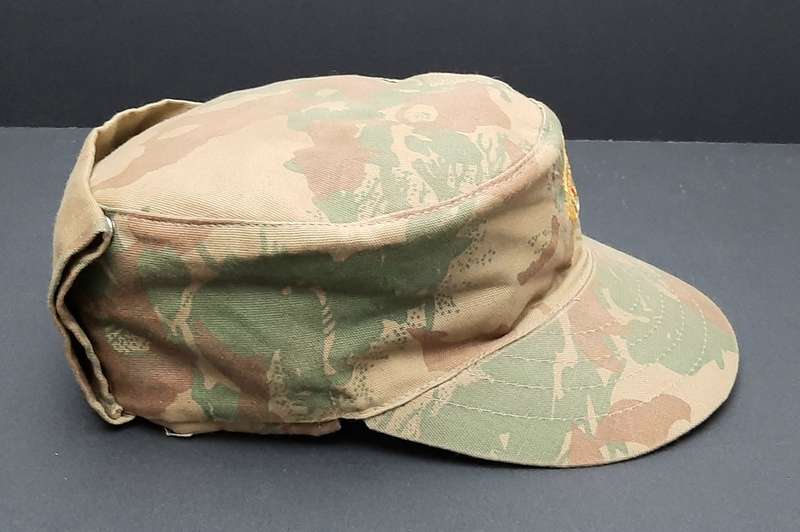 **Border War : 1980s Fielddress 2nd Patt. Camouflage Cap w/ Neckflap**
