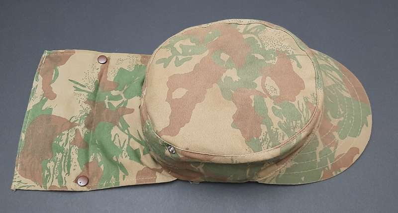 **Border War : 1980s Fielddress 2nd Patt. Camouflage Cap w/ Neckflap**
