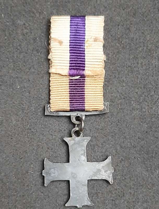 **RARE: WW1 .925 Silver Military Cross Miniature Medal w/ Ribbon.**
