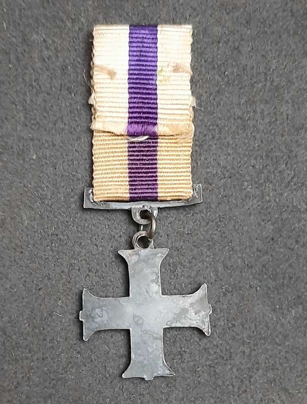 **RARE: WW1 .925 Silver Military Cross Miniature Medal w/ Ribbon.**