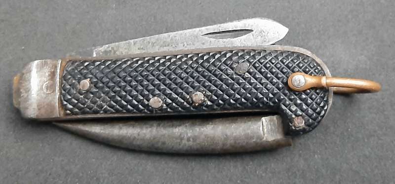 **WW2 : British Army/ Rhodesian Jack Knife w/ Bexoid Grips (1940)**