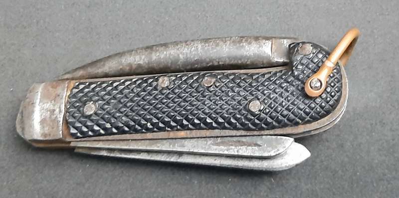 **WW2 : British Army/ Rhodesian Jack Knife w/ Bexoid Grips (1940)**