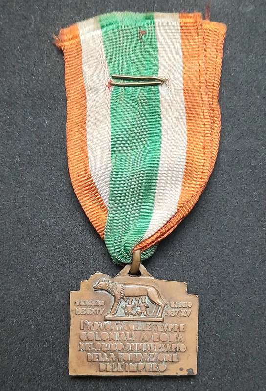 **RARE  WW2 Italian : 1937 Colonial Troops  in Rome Medal w/ Valour Device & Ribbon. **