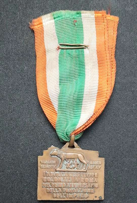 **RARE  WW2 Italian : 1937 Colonial Troops  in Rome Medal w/ Valour Device & Ribbon. **