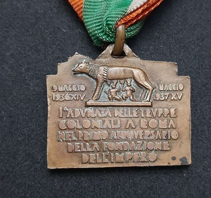 **RARE  WW2 Italian : 1937 Colonial Troops  in Rome Medal w/ Valour Device & Ribbon. **