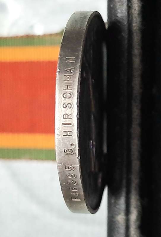 **WW2: UDF .925 Silver Africa Service Medal w/ Ribbon ( Att. Female).**