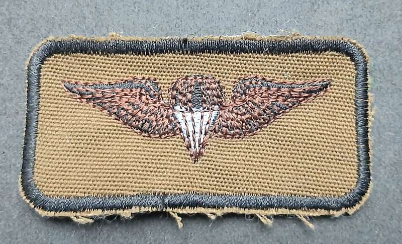 **Border War : 1980s SWATF Nutria Static-Line Parachute Qualification Badge.**