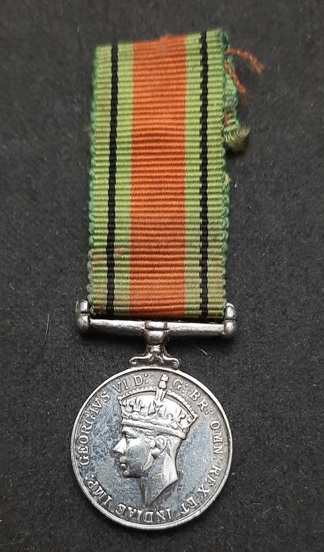**WW2: .925 Silver Miniature British War Medal w/ Ribbon #1  **