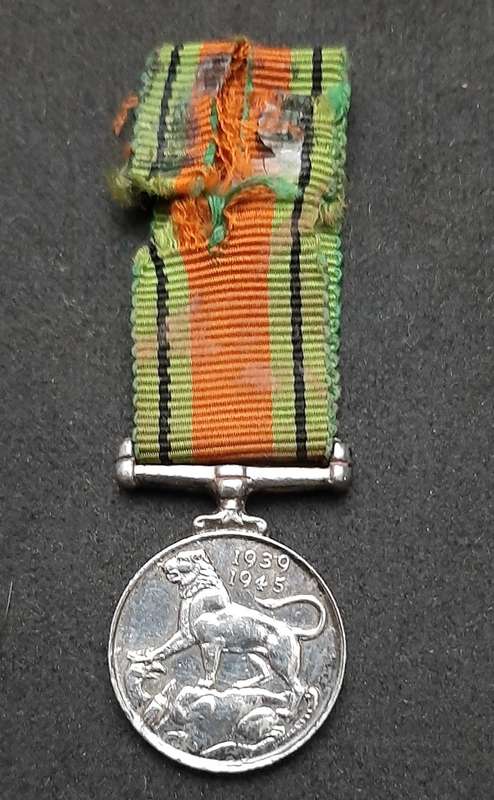 **WW2: .925 Silver Miniature British War Medal w/ Ribbon #1  **