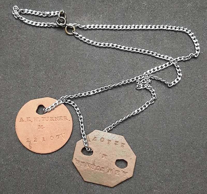 **WW1 / 2 : British Army Identity Discs 'Dog Tags' w/ Chain .**