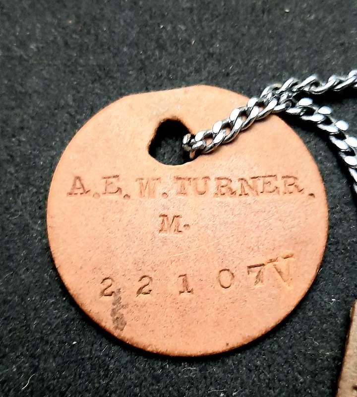 **WW1 / 2 : British Army Identity Discs 'Dog Tags' w/ Chain .**